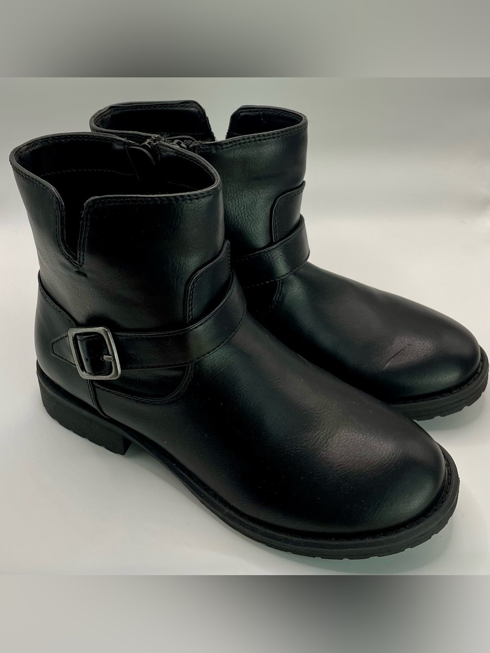 (size 3) Girls Cat & Jack Alessandra Buckle Ankle Moto Boots